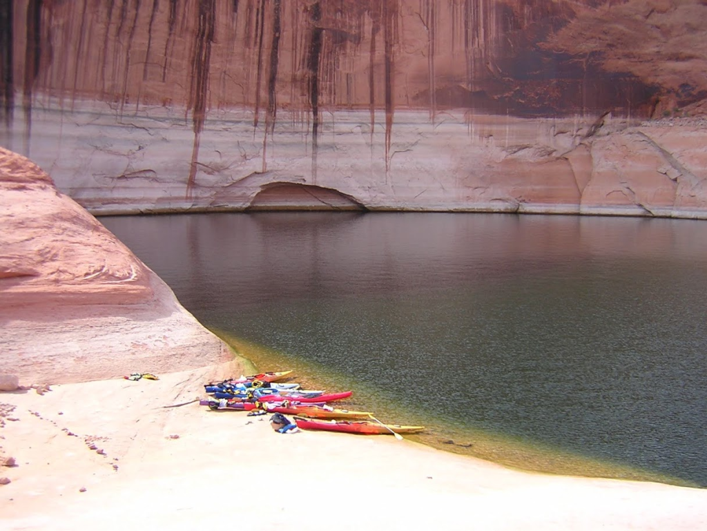 Lake Powell kayaking tours